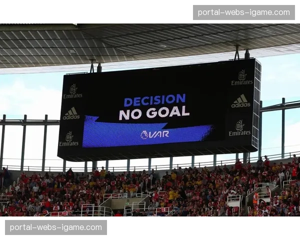 回顾：VAR技术引入英超七年来的争议与演进