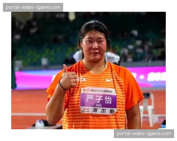 特写：17岁澳大利亚小将首夺世锦赛金牌，赛后与偶像握手落泪