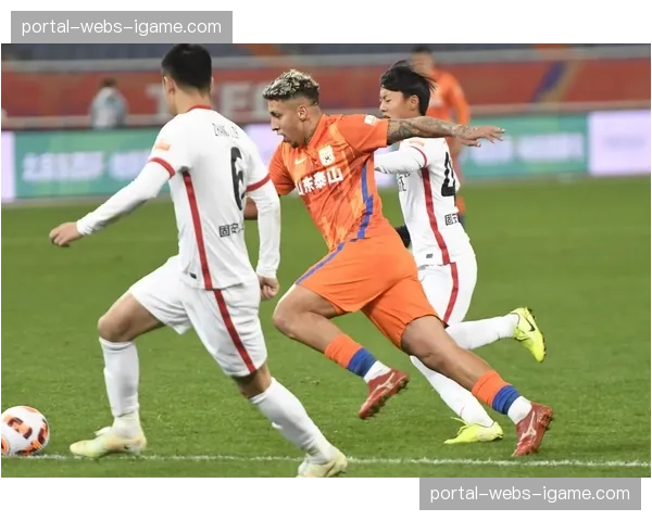 通讯:回顾山东泰山的2025,三线作战下的阵容深度考验 通讯:回顾山东泰山的2025,三线作战下的阵容深度考验